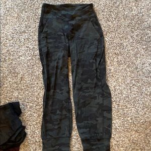 Lululemon size 4 jogger style crop leggings